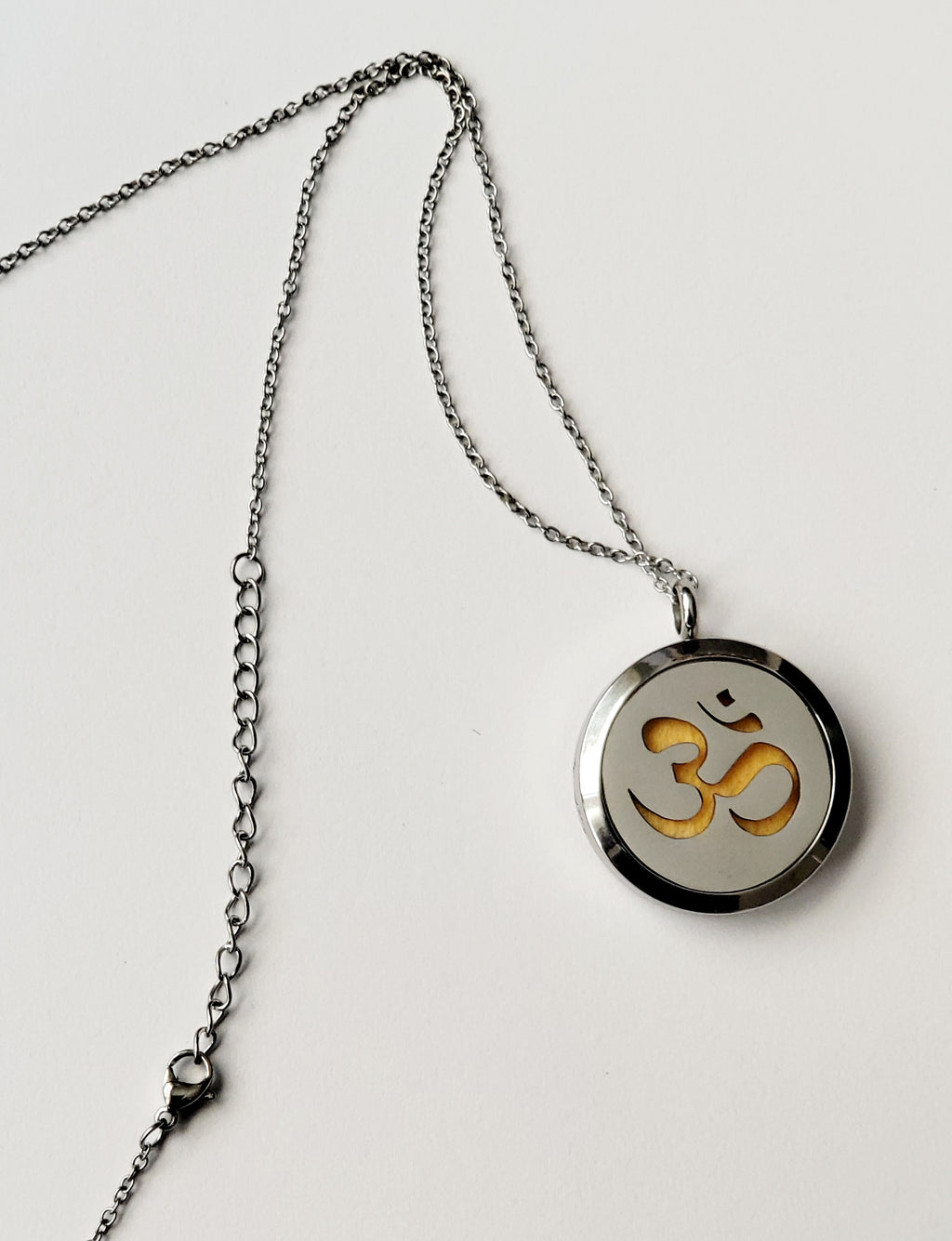 Beautiful Aromatherapy Oil Diffuser Necklace Pendant Set